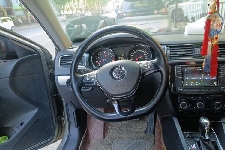 Used Volkswagen Sagitar 2017 1.6L Automatic Comfort Model Steering Wheel