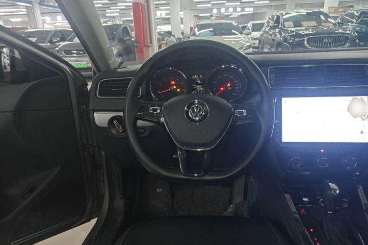 Used Volkswagen Sagitar 2017 1.6L Automatic Comfort Model Steering Wheel