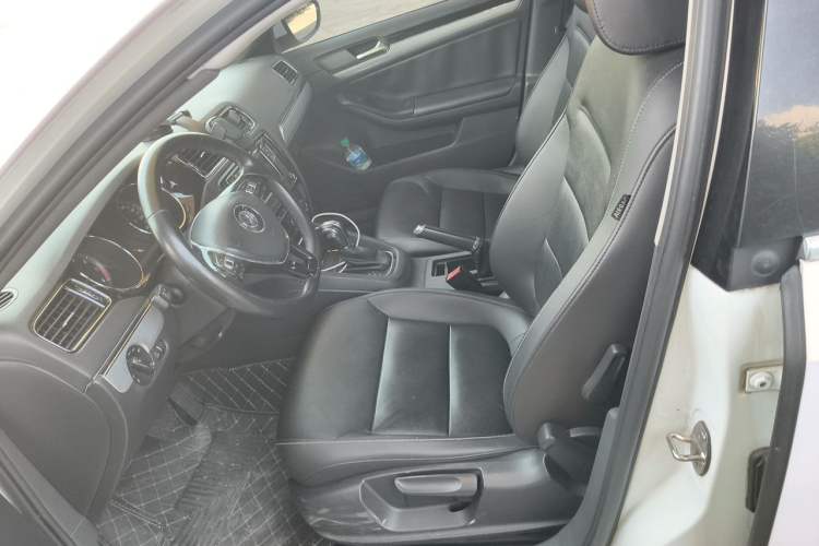 Used Volkswagen Sagitar 2017 1.6L Automatic Comfort Model Left Front Seat