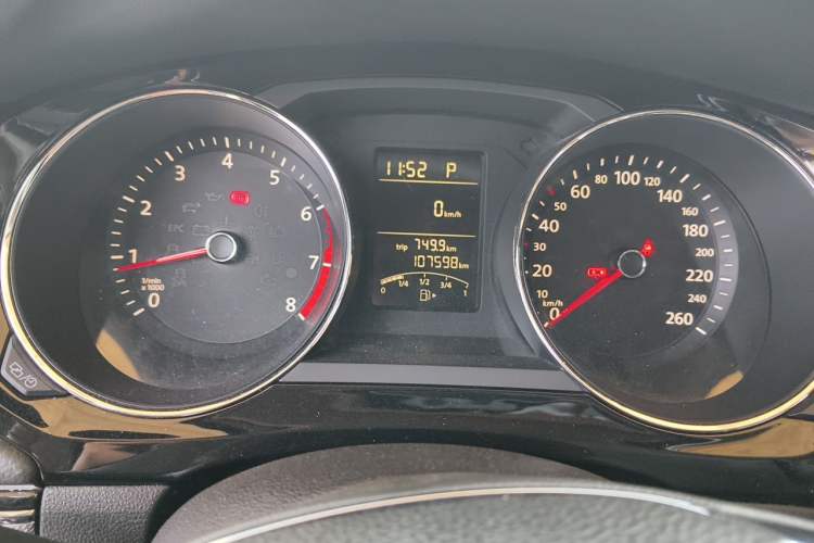 Used Volkswagen Sagitar 2017 1.6L Automatic Comfort Model Odometer Close Up
