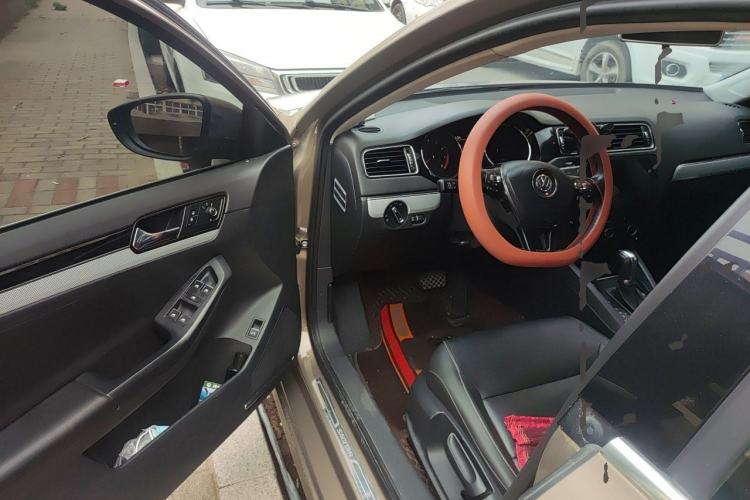 Used Volkswagen Sagitar 2017 1.6L Automatic Comfort Model Driver Seat
