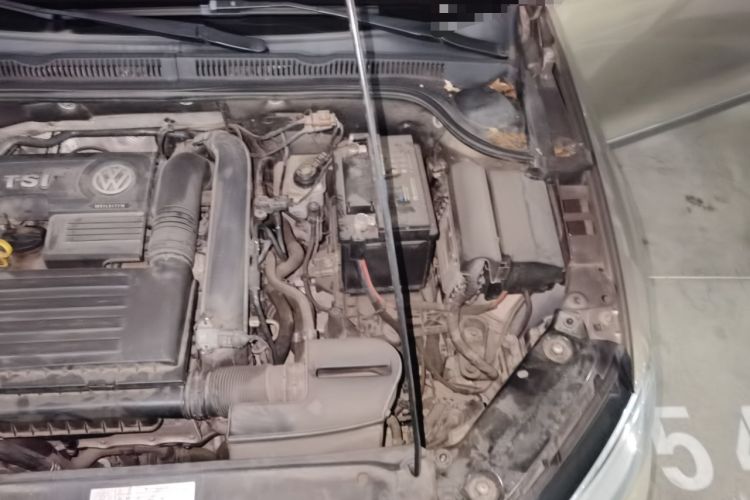 Used Volkswagen Sagitar 2017 230TSI Automatic Comfort Version Engine Bay Left