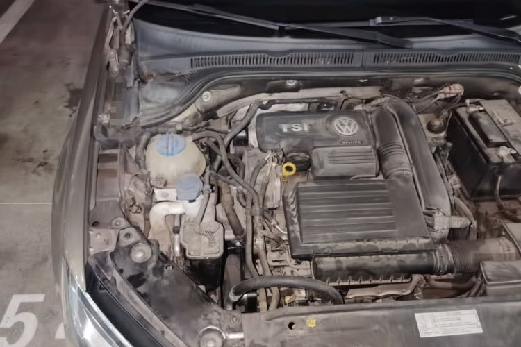 Used Volkswagen Sagitar 2017 230TSI Automatic Comfort Version Engine Bay Right