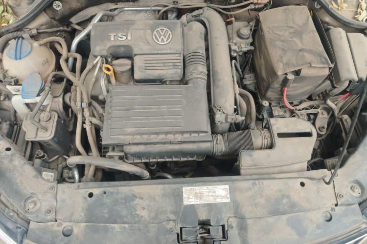 Used Volkswagen Sagitar 2017 180TSI Automatic Luxury Edition Engine Bay
