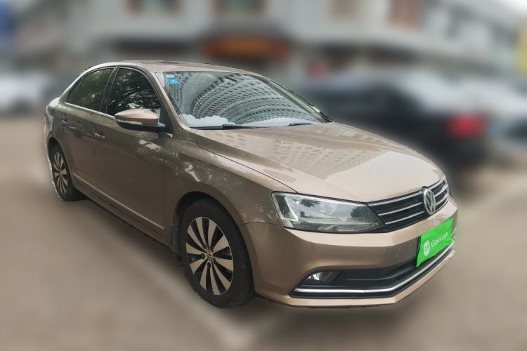Used Volkswagen Sagitar 2017 180TSI Automatic Luxury Edition Front Right 45 Deg