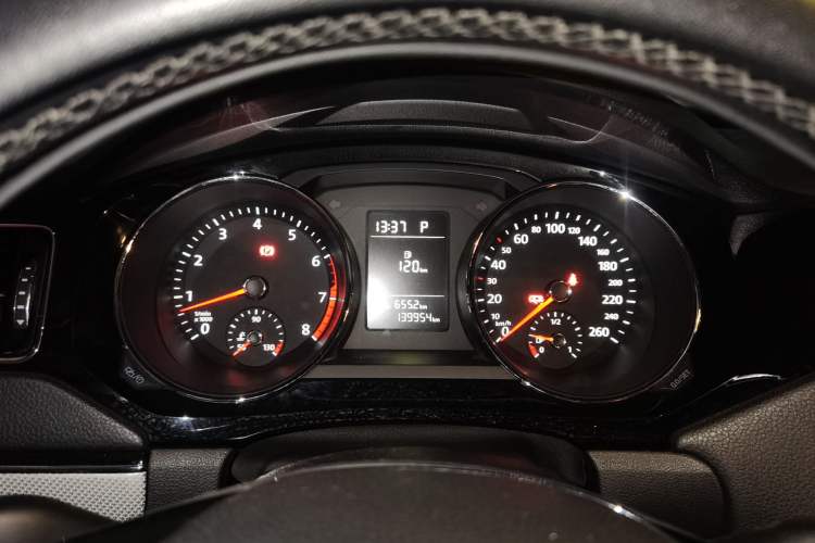 Used Volkswagen Sagitar 2017 230TSI Automatic Comfort Version Instrument Cluster
