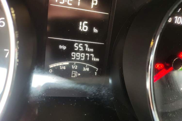 Used Volkswagen Sagitar 2017 1.6L Automatic Comfort Model Odometer Close Up