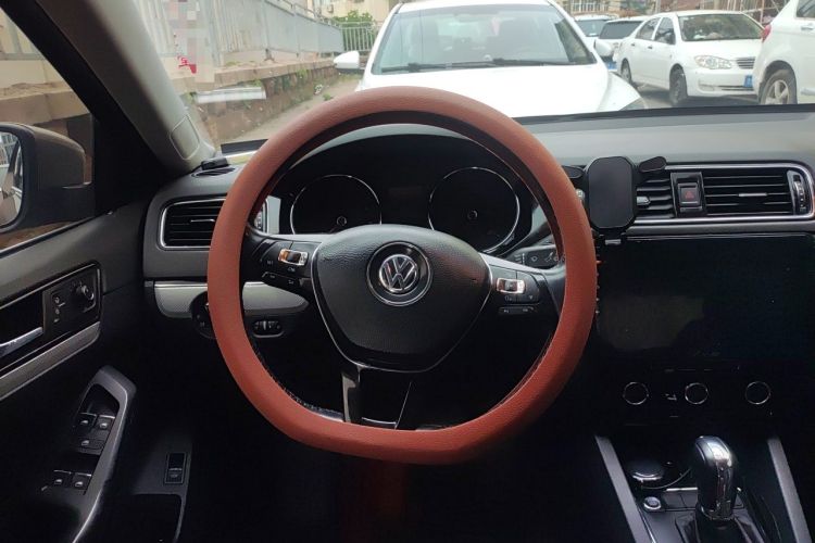 Used Volkswagen Sagitar 2017 1.6L Automatic Comfort Model Steering Wheel