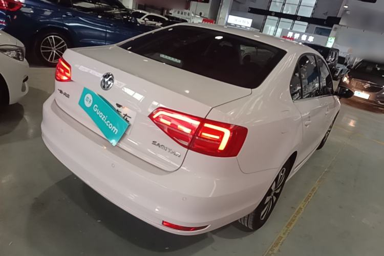 Used Volkswagen Sagitar 2017 1.6L Automatic Comfort Model Rear Right 45 Deg