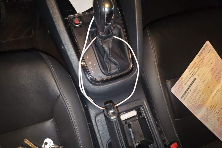 Used Volkswagen Sagitar 2017 1.6L Automatic Comfort Model Gear Lever
