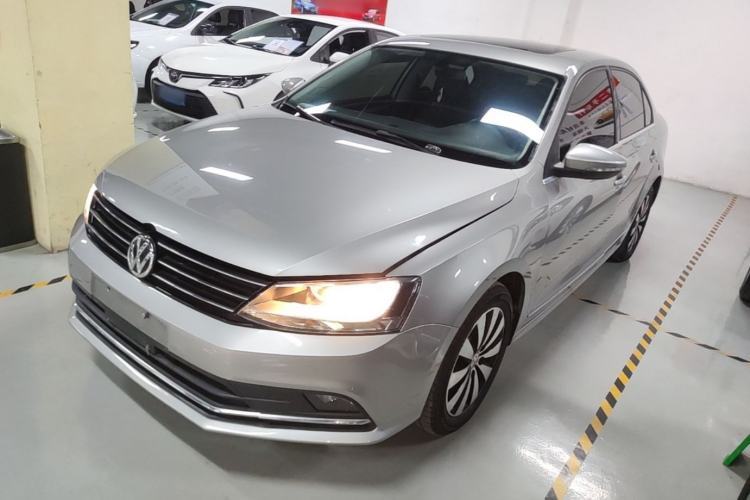 Used Volkswagen Sagitar 2017 1.6L Automatic Comfort Model Guazi used car, China used car export, Used car for sale, Used cars, Cheapest cars for sale
