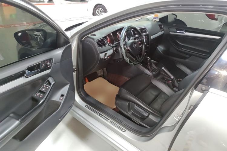 Used Volkswagen Sagitar 2017 1.6L Automatic Comfort Model Driver Seat