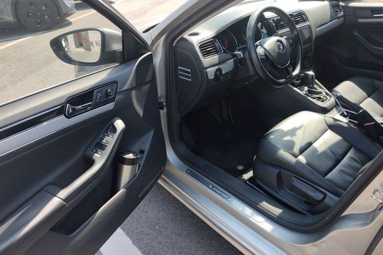 Used Volkswagen Sagitar 2017 1.6L Automatic Comfort Model Driver Seat