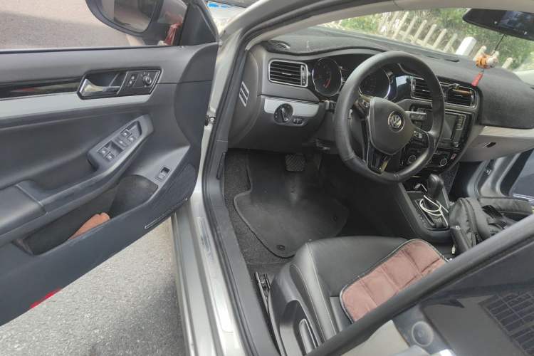 Used Volkswagen Sagitar 2017 1.6L Automatic Comfort Model Driver Seat