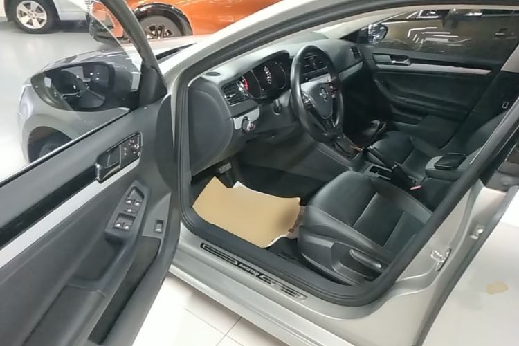 Used Volkswagen Sagitar 2017 1.6L Automatic Comfort Model Driver Seat