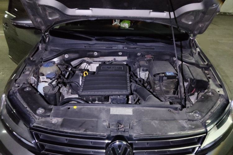 Used Volkswagen Sagitar 2017 1.6L Manual Comfort Model Engine Bay