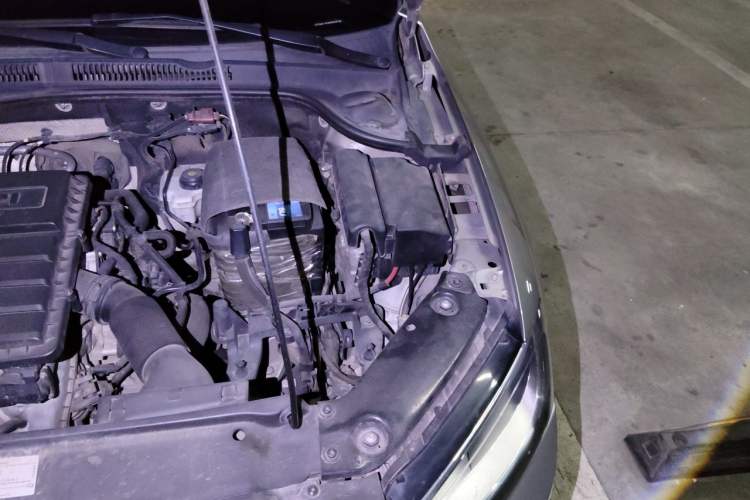 Used Volkswagen Sagitar 2017 1.6L Manual Comfort Model Engine Bay Left