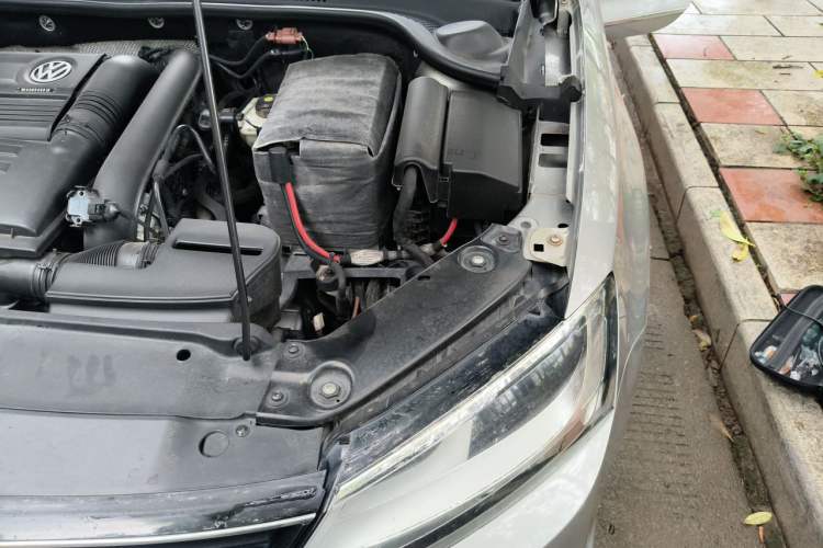 Used Volkswagen Sagitar 2017 230TSI Automatic Comfort Version Engine Bay Left