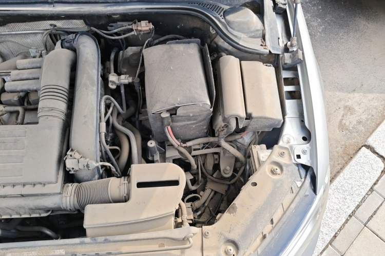 Used Volkswagen Sagitar 2017 230TSI Automatic Luxury Edition Engine Bay Left