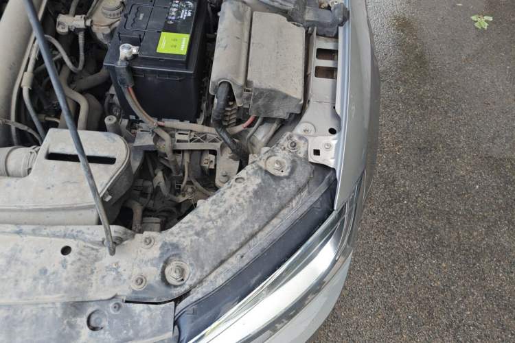 Used Volkswagen Sagitar 2017 230TSI Automatic Comfort Version Engine Bay Left