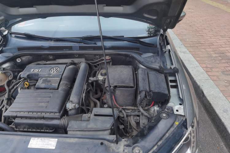 Used Volkswagen Sagitar 2017 230TSI Automatic Luxury Edition Engine Bay Left