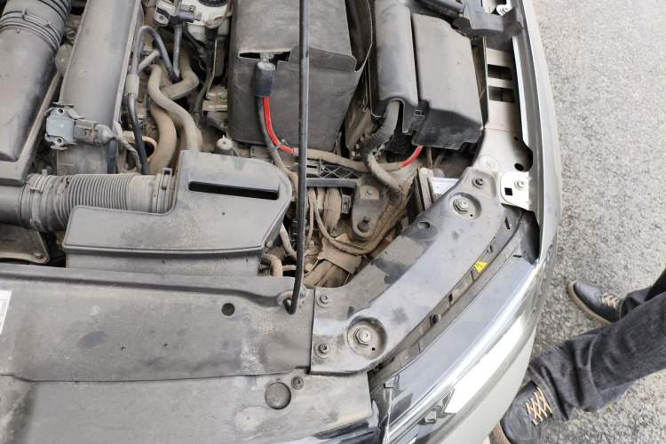 Used Volkswagen Sagitar 2017 230TSI Automatic Luxury Edition Engine Bay Left