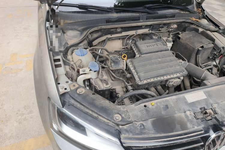 Used Volkswagen Sagitar 2017 1.6L Manual Comfort Model Engine Bay Right