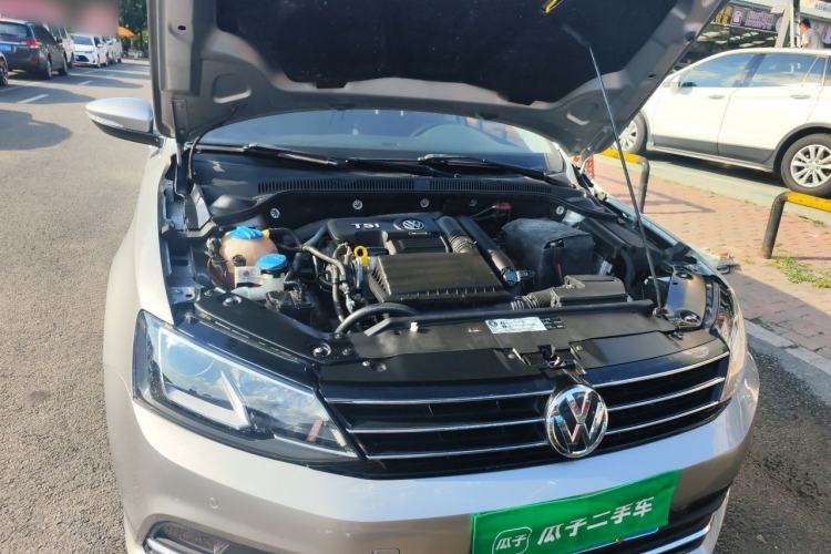 Used Volkswagen Sagitar 2017 230TSI Automatic Luxury Edition Engine Bay Right