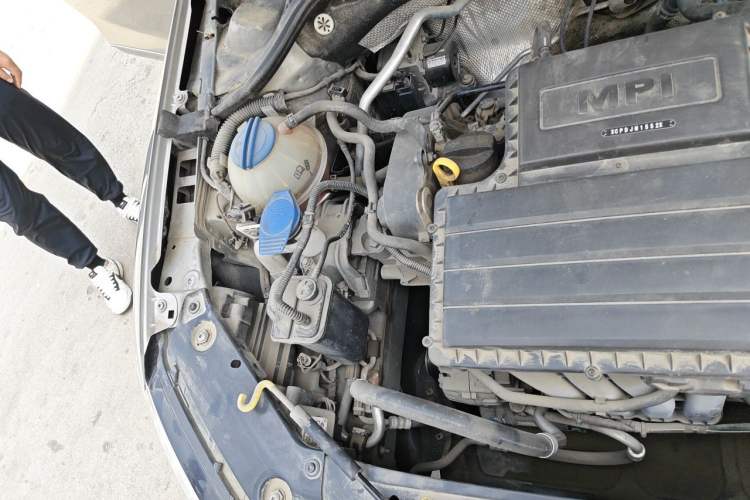 Used Volkswagen Sagitar 2017 1.6L Manual Comfort Model Engine Bay Right