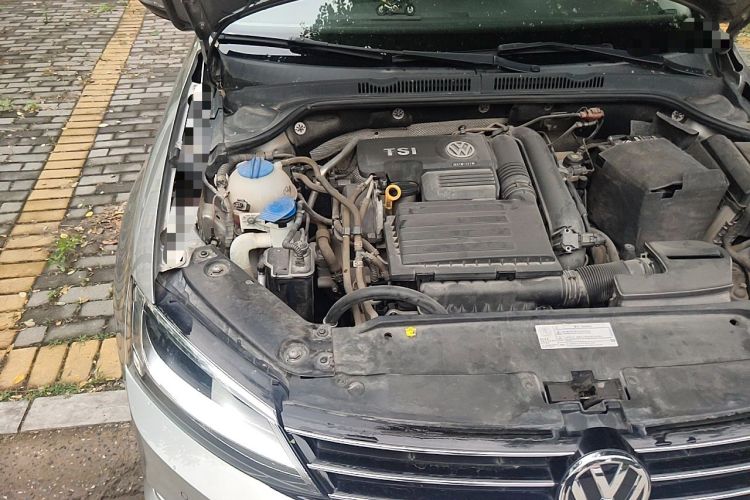 Used Volkswagen Sagitar 2017 230TSI Automatic Comfort Version Engine Bay Right
