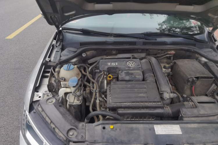 Used Volkswagen Sagitar 2017 230TSI Automatic Luxury Edition Engine Bay Right