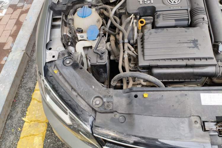 Used Volkswagen Sagitar 2017 230TSI Automatic Luxury Edition Engine Bay Right