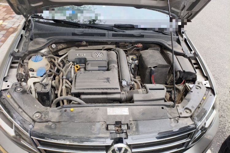 Used Volkswagen Sagitar 2017 230TSI Automatic Luxury Edition Engine Bay