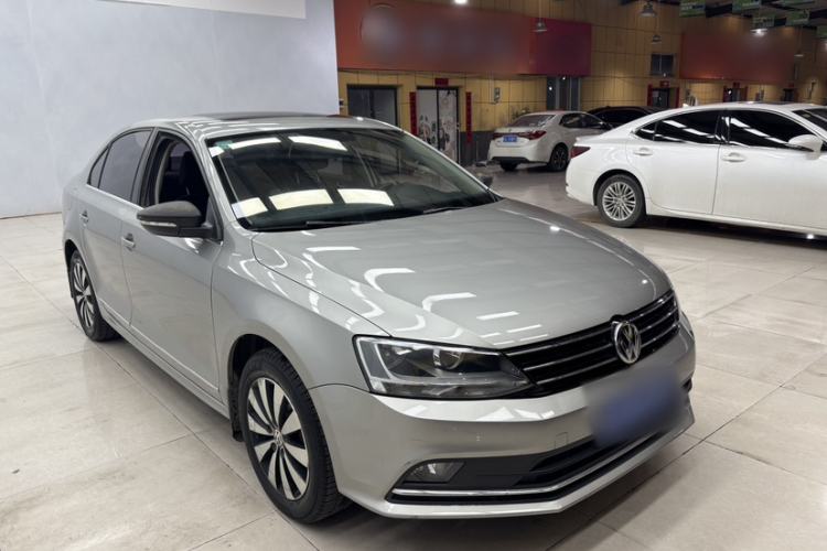 Used Volkswagen Sagitar 2017 230TSI Automatic Comfort Version Exterior 2