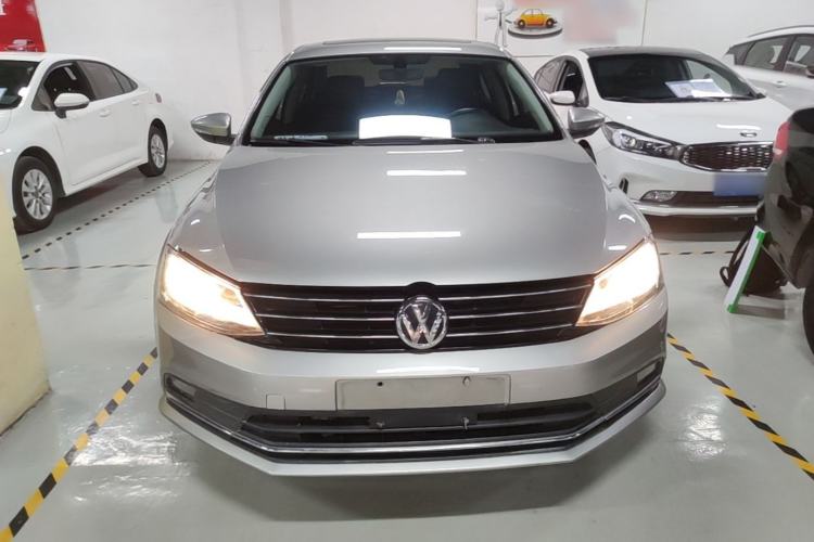 Used Volkswagen Sagitar 2017 1.6L Automatic Comfort Model Front