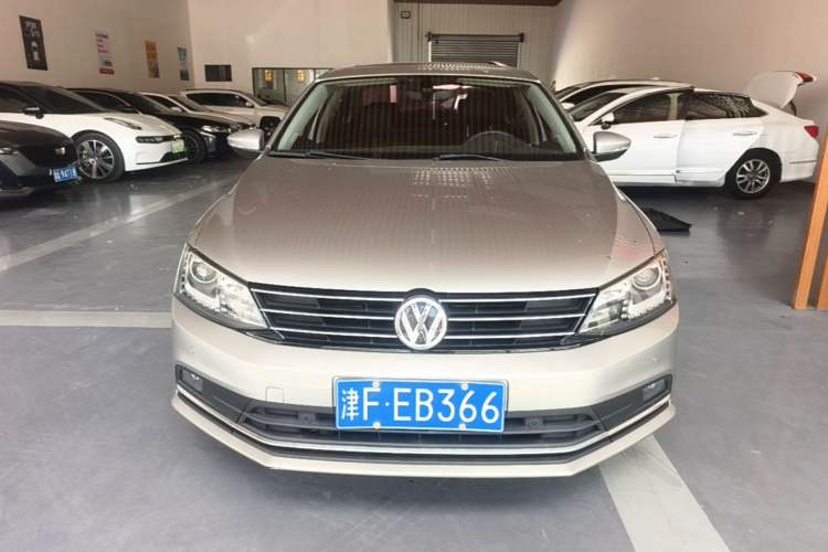 Used Volkswagen Sagitar 2017 230TSI Automatic Luxury Edition Front