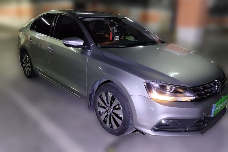 Used Volkswagen Sagitar 2017 1.6L Manual Comfort Model Front Right 45 Deg