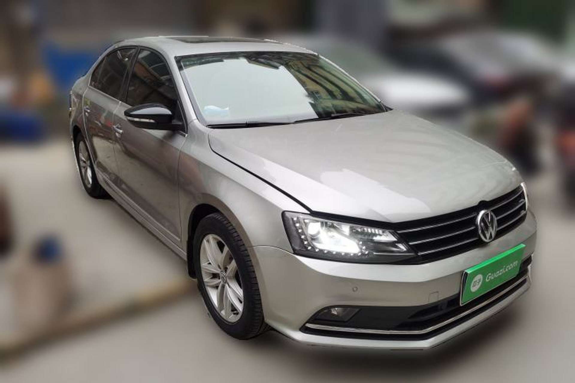 Used Volkswagen Sagitar 2017 230TSI Automatic Luxury Edition Front Right 45 Deg