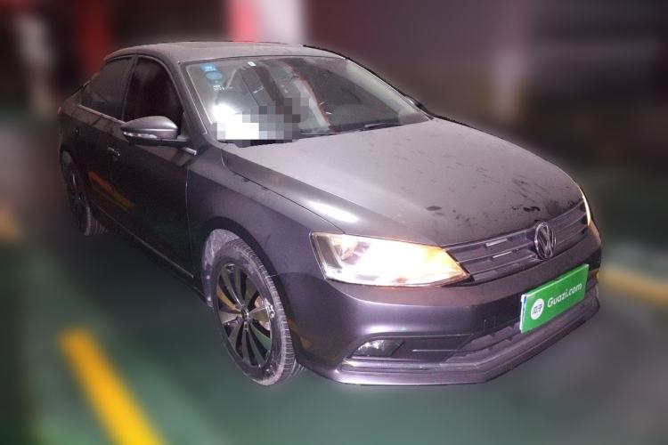 Used Volkswagen Sagitar 2017 230TSI Automatic Comfort Version Front Right 45 Deg