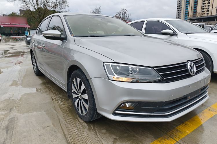 Used Volkswagen Sagitar 2017 230TSI Automatic Comfort Version Front Right 45 Deg