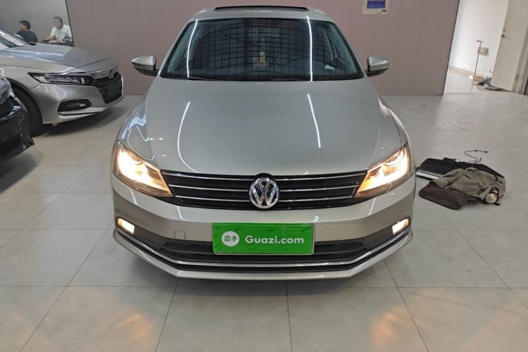 Used Volkswagen Sagitar 2017 230TSI Automatic Comfort Version Front