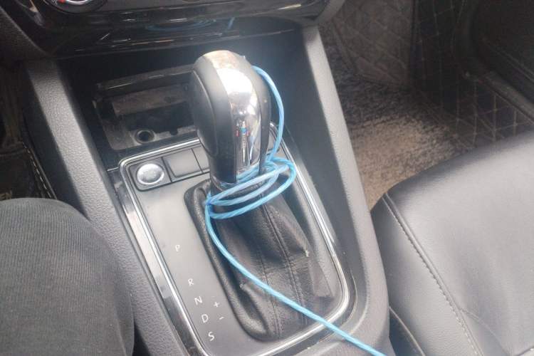 Used Volkswagen Sagitar 2017 1.6L Automatic Comfort Model Gear Lever