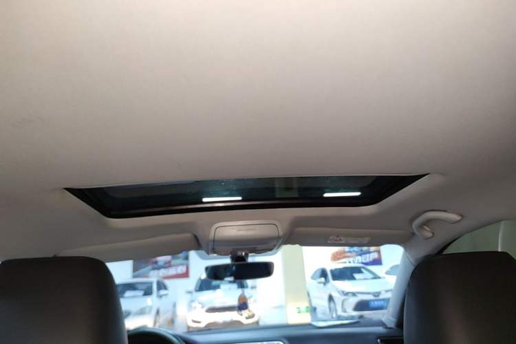 Used Volkswagen Sagitar 2017 1.6L Automatic Comfort Model Headliner