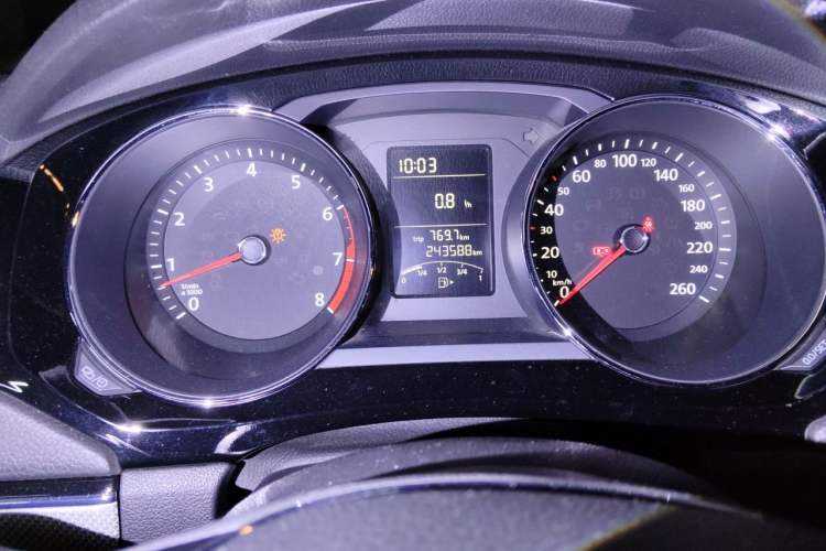 Used Volkswagen Sagitar 2017 1.6L Manual Comfort Model Instrument Cluster