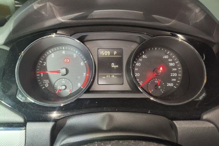 Used Volkswagen Sagitar 2017 230TSI Automatic Comfort Version Instrument Cluster
