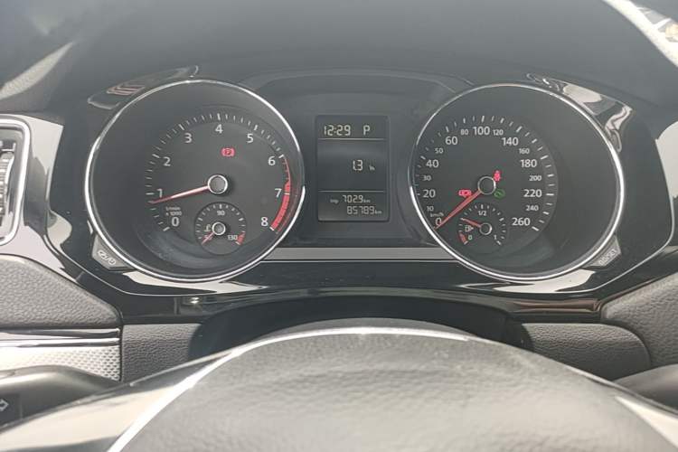 Used Volkswagen Sagitar 2017 230TSI Automatic Comfort Version Instrument Cluster