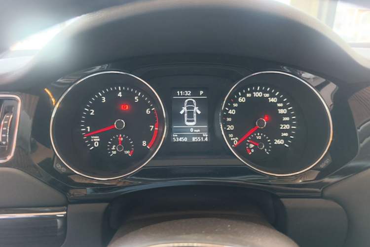 Used Volkswagen Sagitar 2017 230TSI Automatic Luxury Edition Instrument Cluster