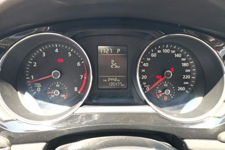 Used Volkswagen Sagitar 2017 230TSI Automatic Comfort Version Instrument Cluster