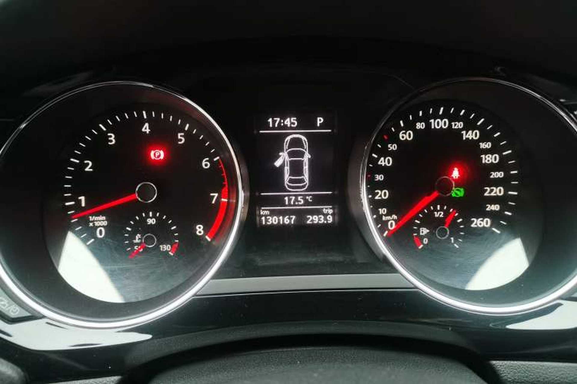 Used Volkswagen Sagitar 2017 230TSI Automatic Luxury Edition Instrument Cluster