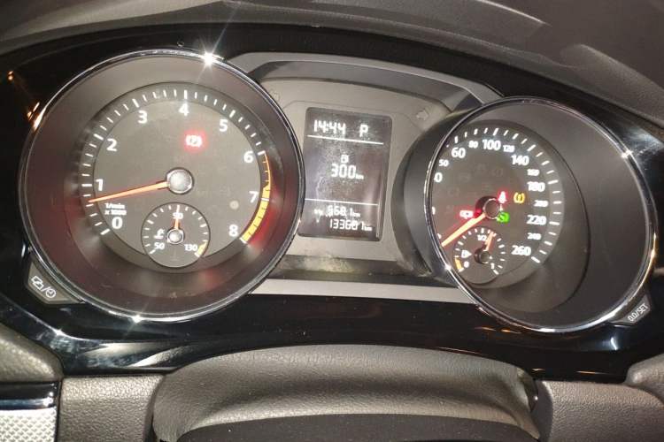 Used Volkswagen Sagitar 2017 230TSI Automatic Comfort Version Instrument Cluster